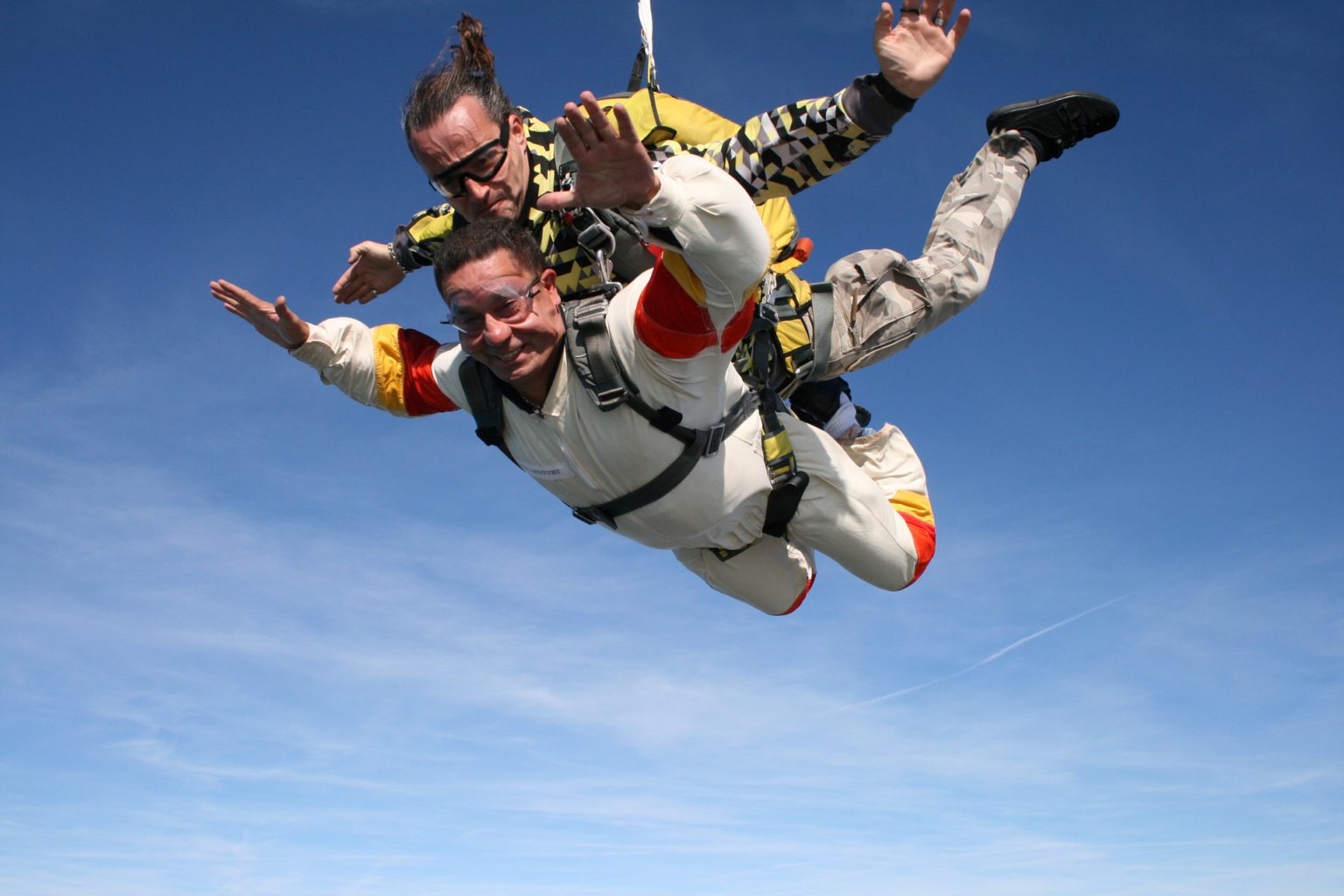 Saut en chute libre  se jeter dans le vide en parachute